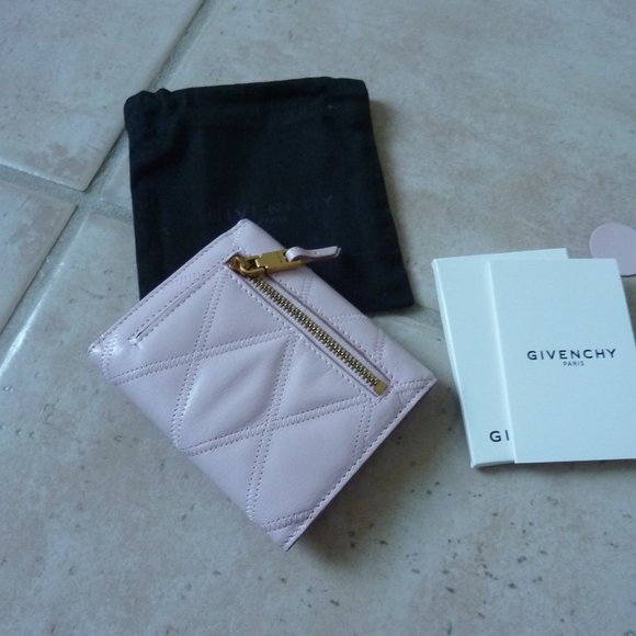 Givenchy GV3 Quilted Leather Tri-Fold Quilt Wallet - Picture 2 of 11